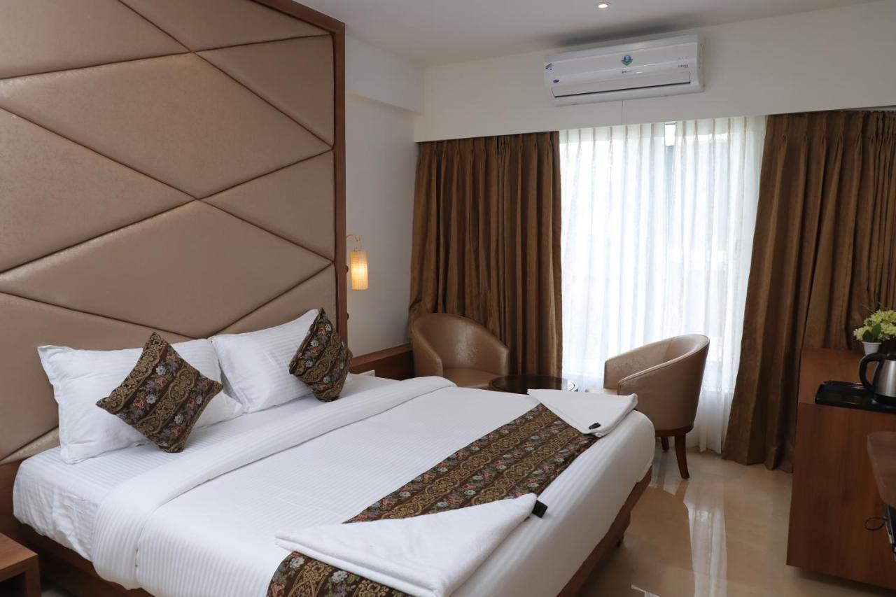 Shikin Hotels Нави Мумбаи Экстерьер фото