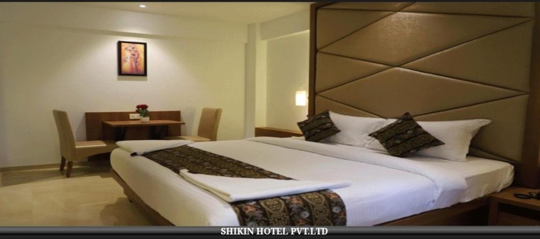 Shikin Hotels Нави Мумбаи Экстерьер фото